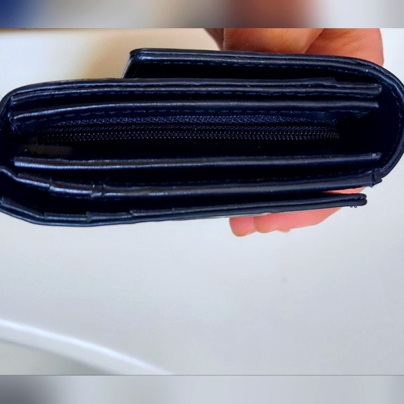 NWOT PINKY&DIANNE MONOGRAM WALLET - Picture 6 of 7